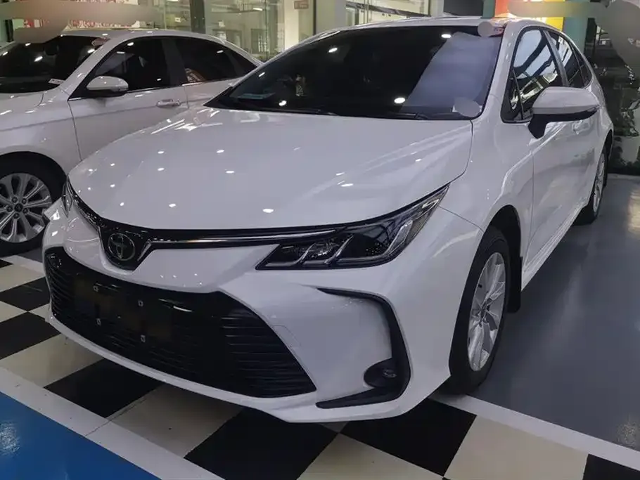 Toyota Corolla — фото 1