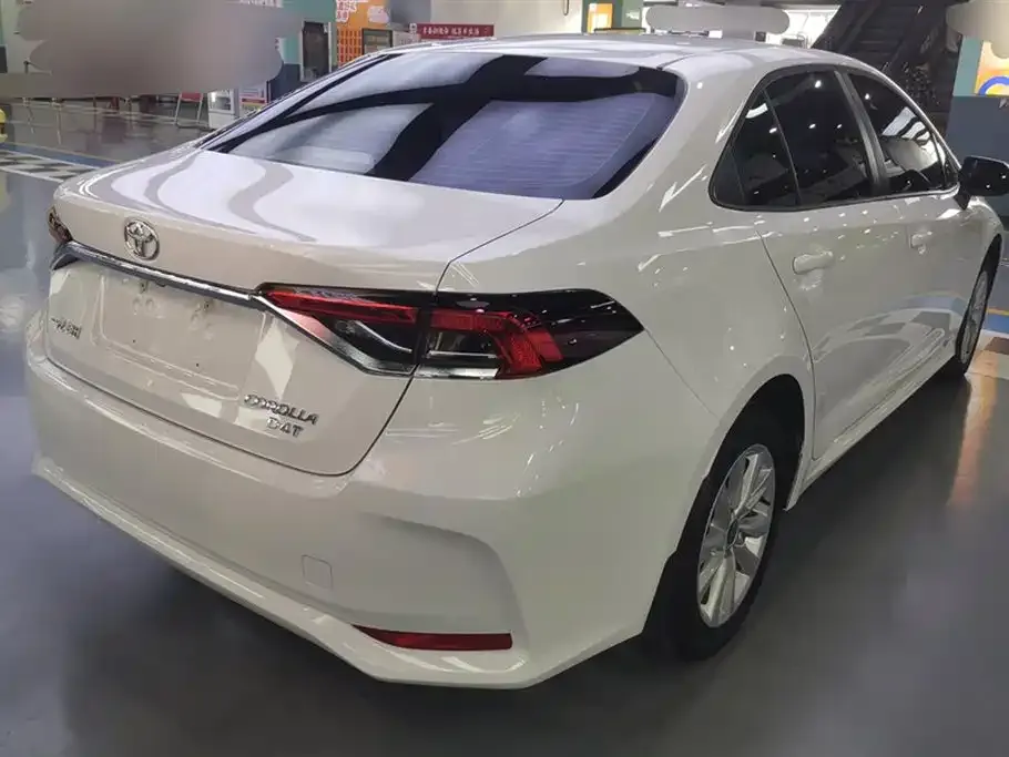 Toyota Corolla — фото 3