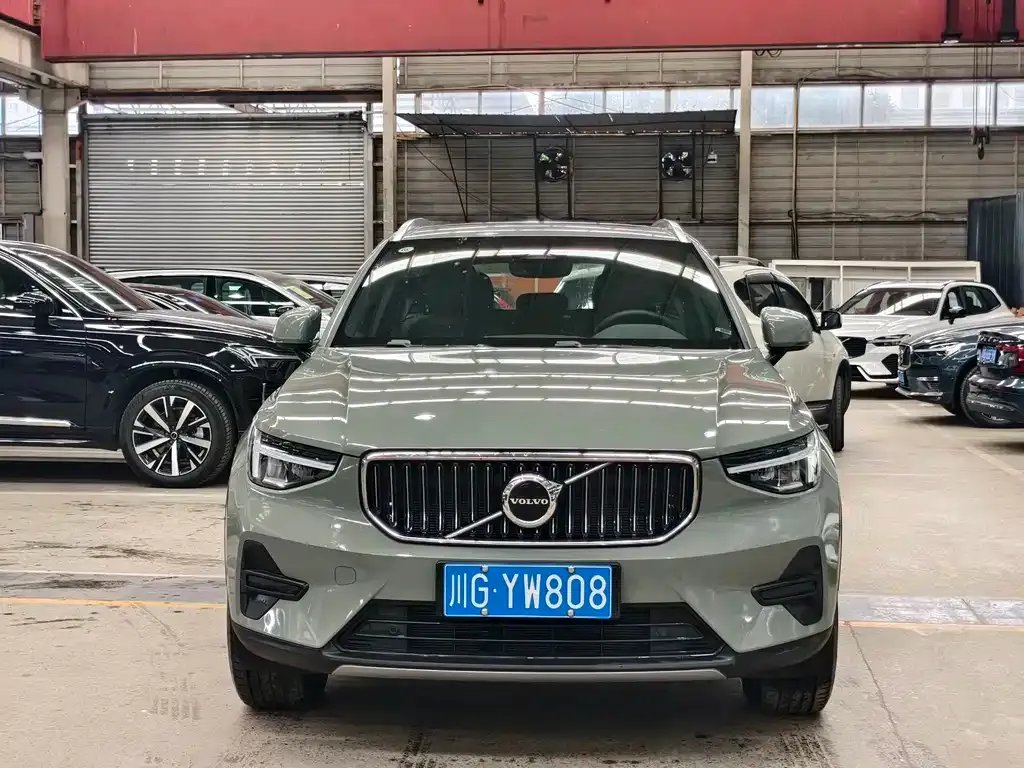 Volvo XC40 — фото 2
