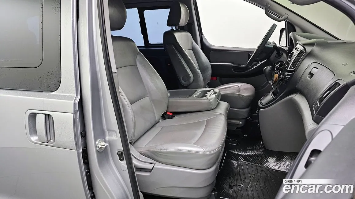 Hyundai Starex — фото 10