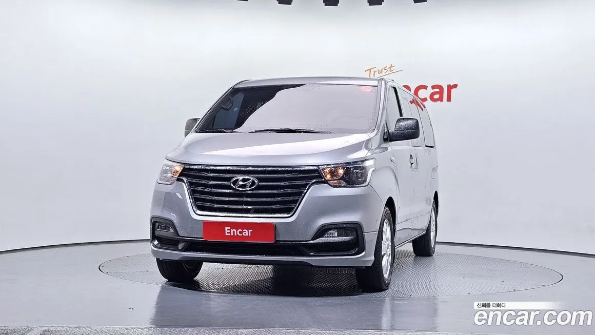Hyundai Starex — фото 3