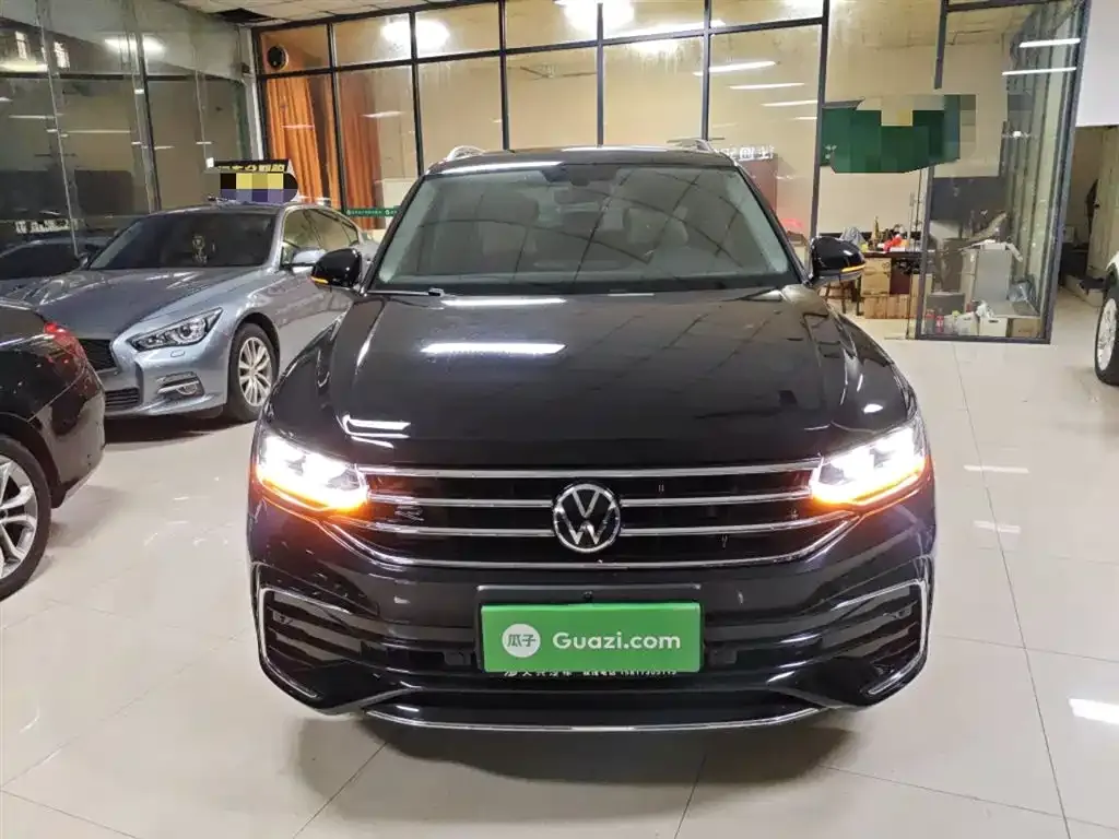 Volkswagen Tiguan L — фото 3