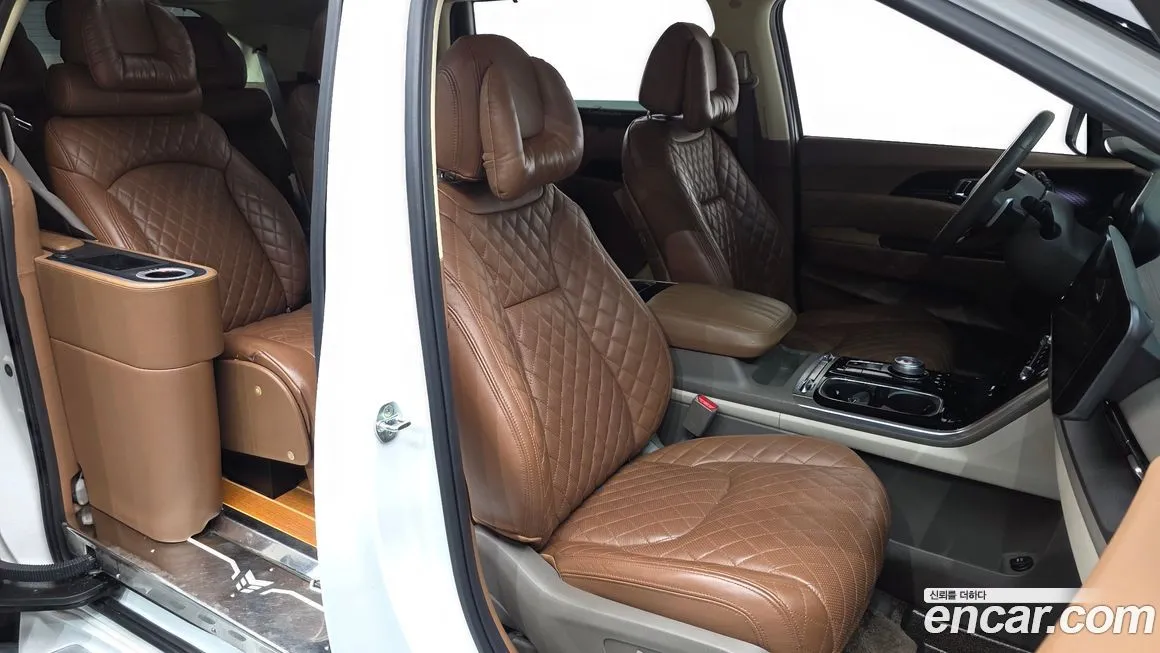 Kia Carnival — фото 10