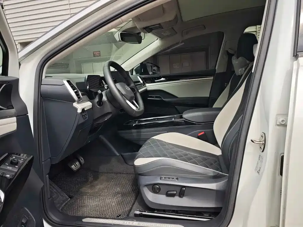 Volkswagen ID.6 Crozz — фото 10