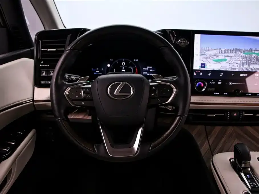 Lexus LM — фото 7