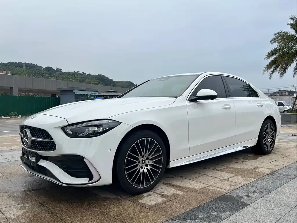 Mercedes-Benz C-Class — фото 1