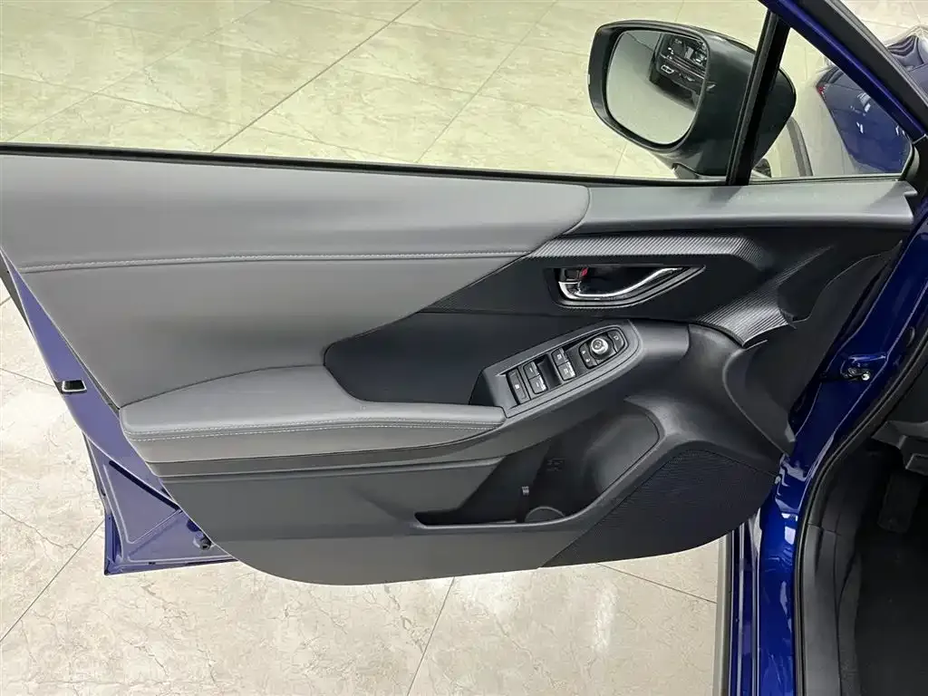 Subaru Crosstrek — фото 10