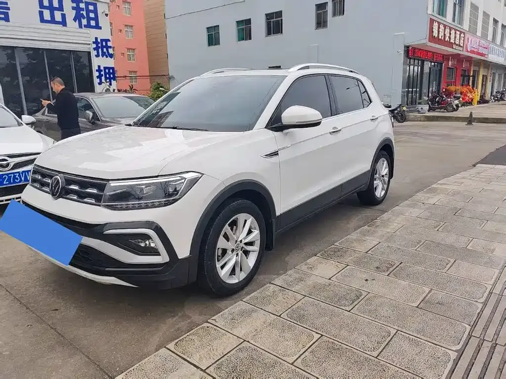 Volkswagen T-Cross — фото 1