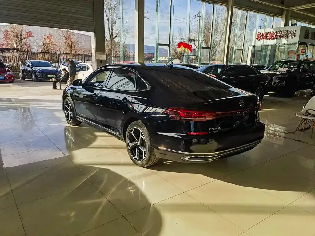Volkswagen Passat — фото 4