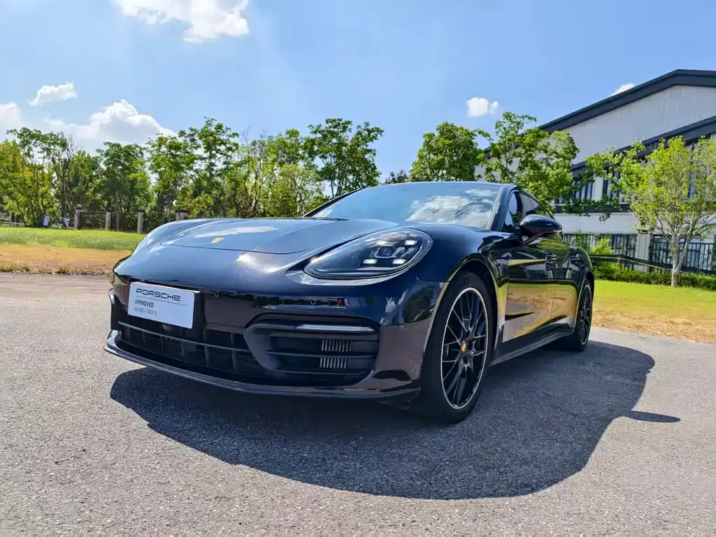 Porsche Panamera — фото 1