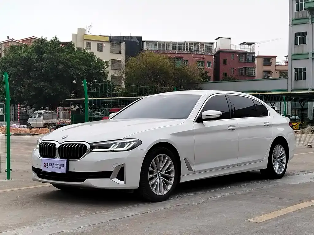 BMW 5 Series — фото 1