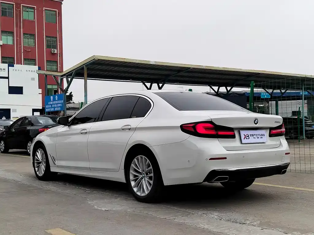 BMW 5 Series — фото 4