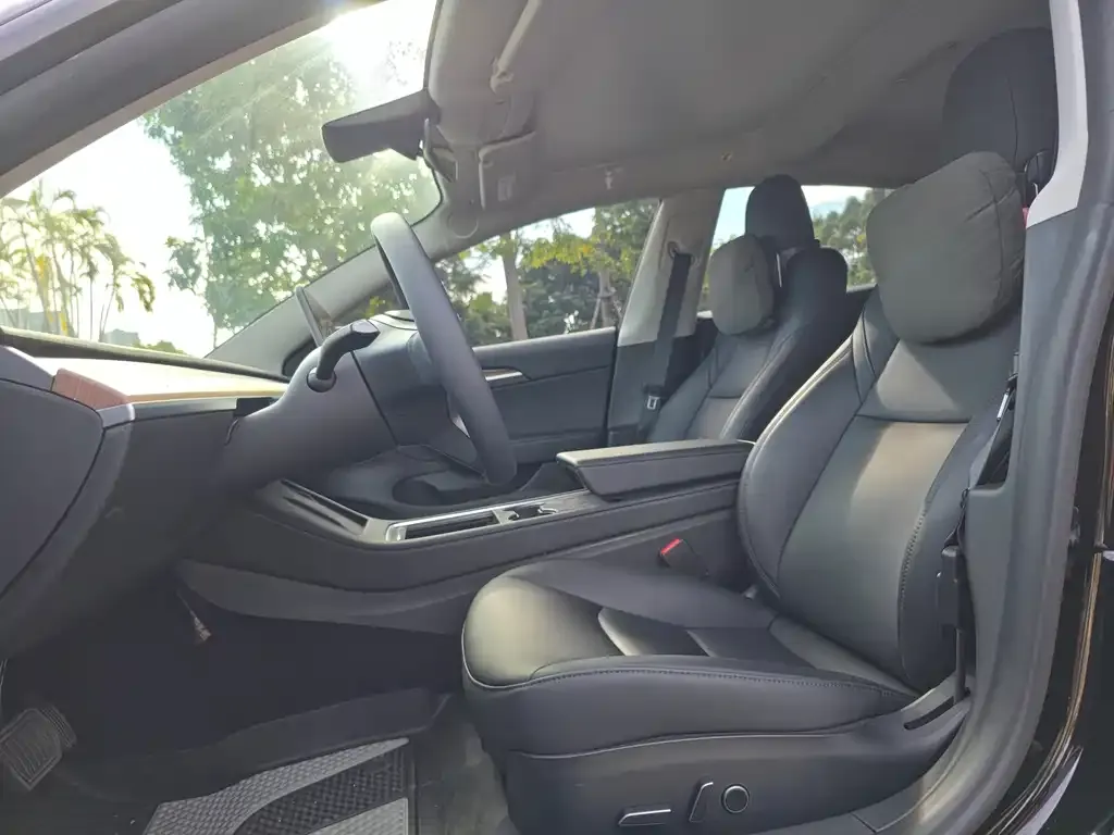 Tesla Model 3 — фото 4