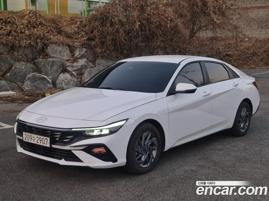 Hyundai AVANTE — фото 1