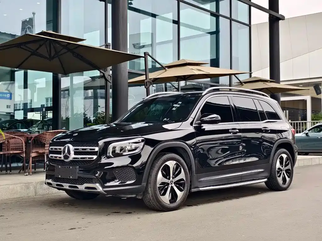 Mercedes-Benz GLB — фото 1