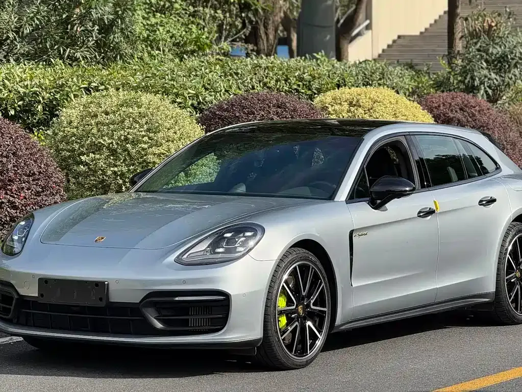 Porsche Panamera Hybrid — фото 1