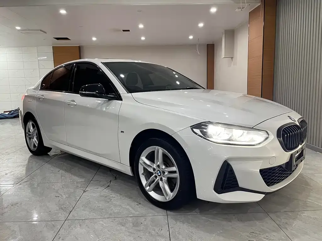 BMW 1 Series — фото 1