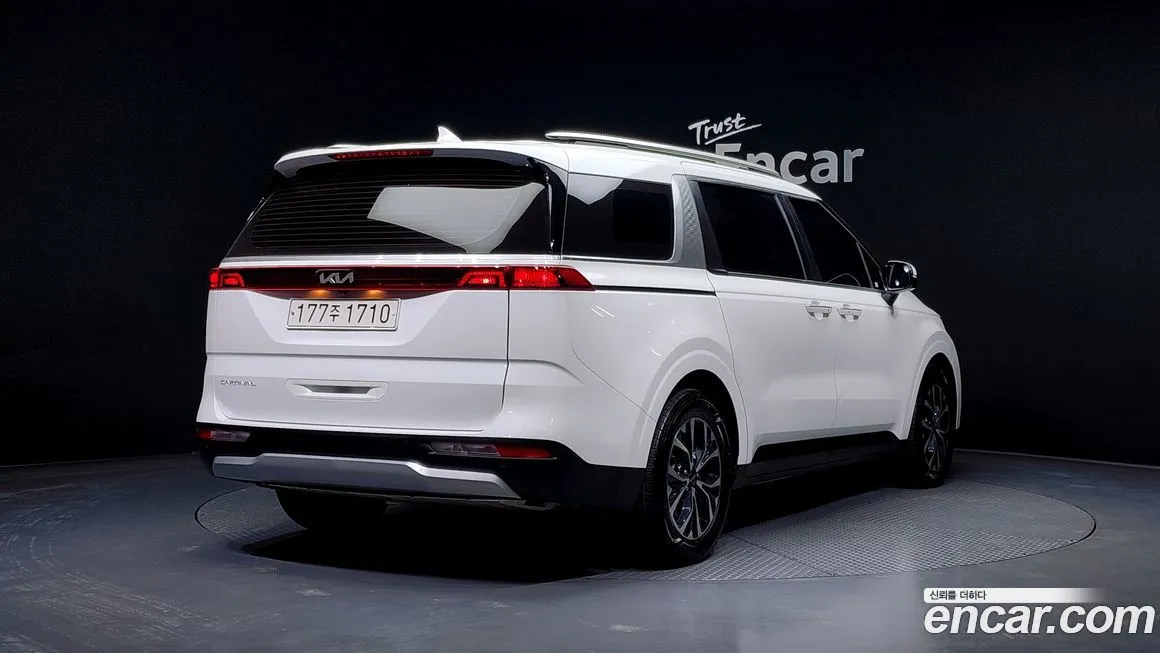 Kia Carnival — фото 2
