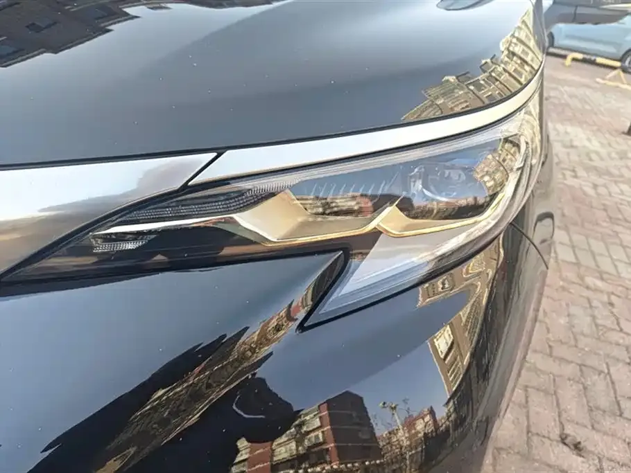 Toyota Granvia — фото 5