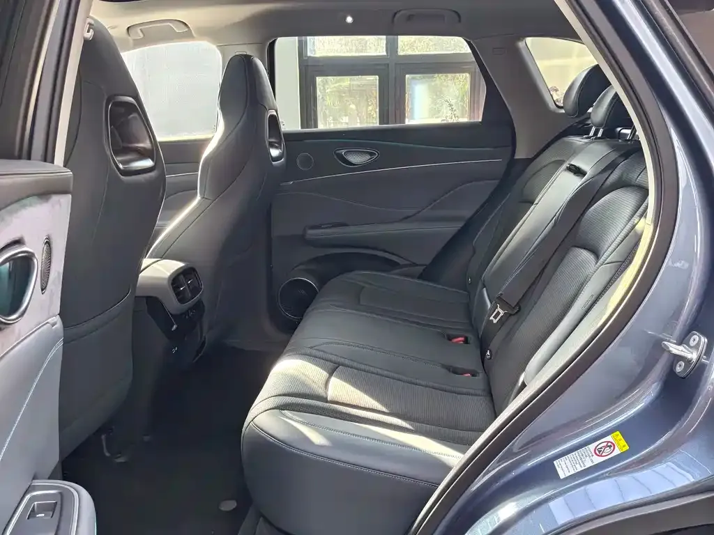 BYD Hiace 07 DM-i — фото 8
