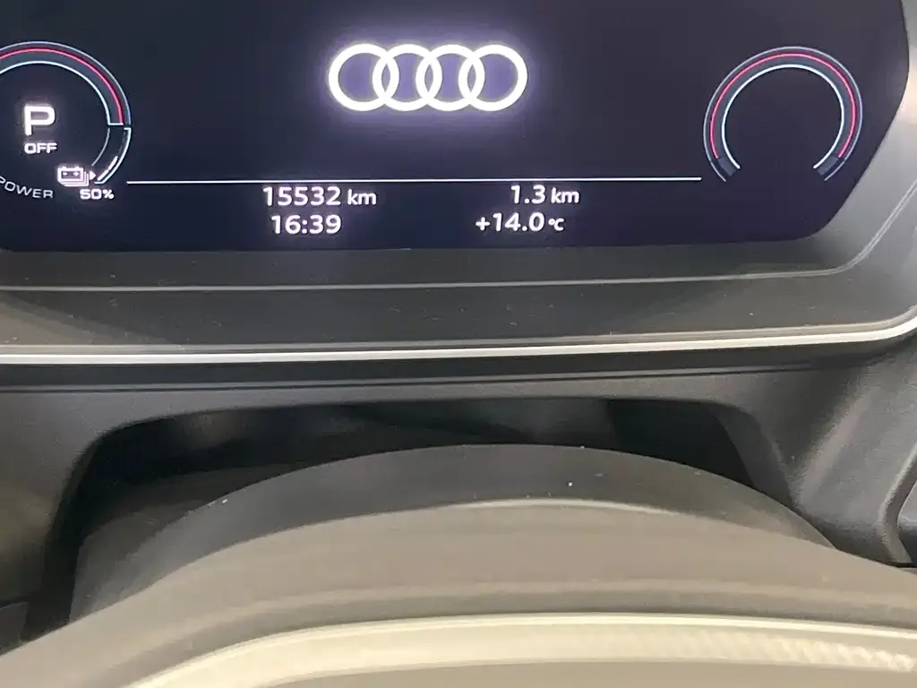 Audi Q4 e-tron — фото 10