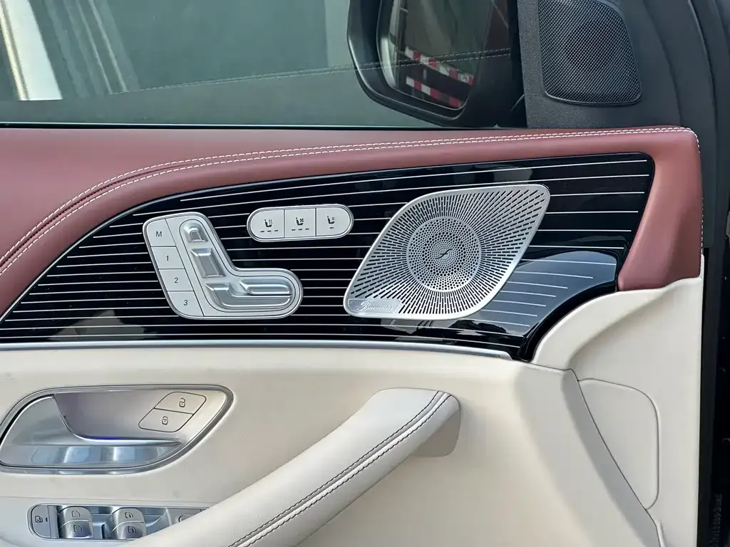 Mercedes-Benz GLS — фото 7