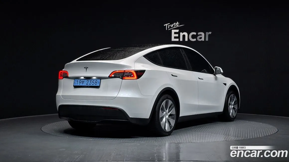 Tesla Model Y — фото 2