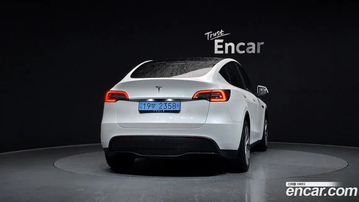 Tesla Model Y — фото 4
