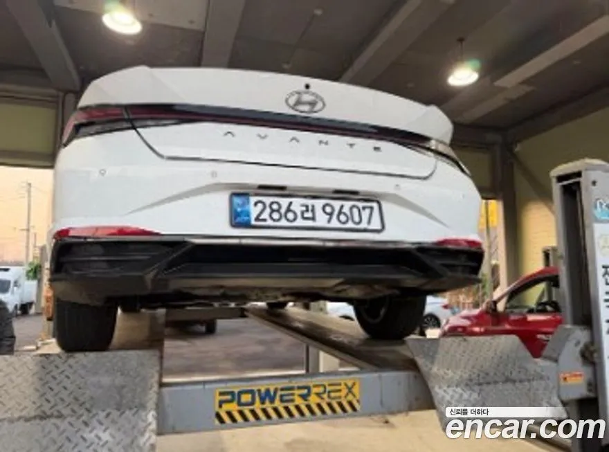 Hyundai AVANTE — фото 2