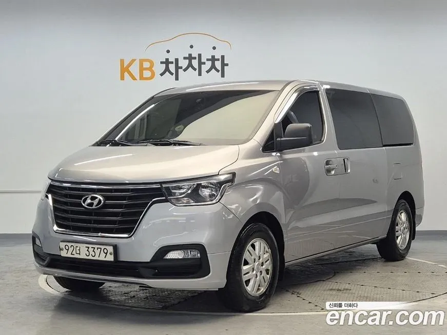Hyundai Starex — фото 1