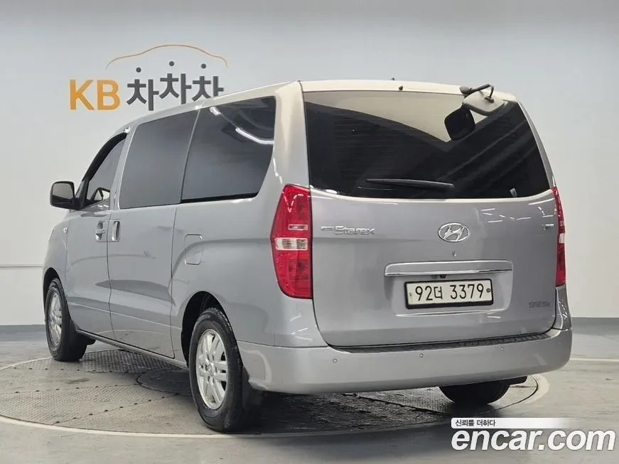 Hyundai Starex — фото 2