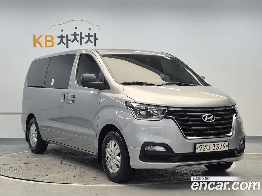 Hyundai Starex — фото 4