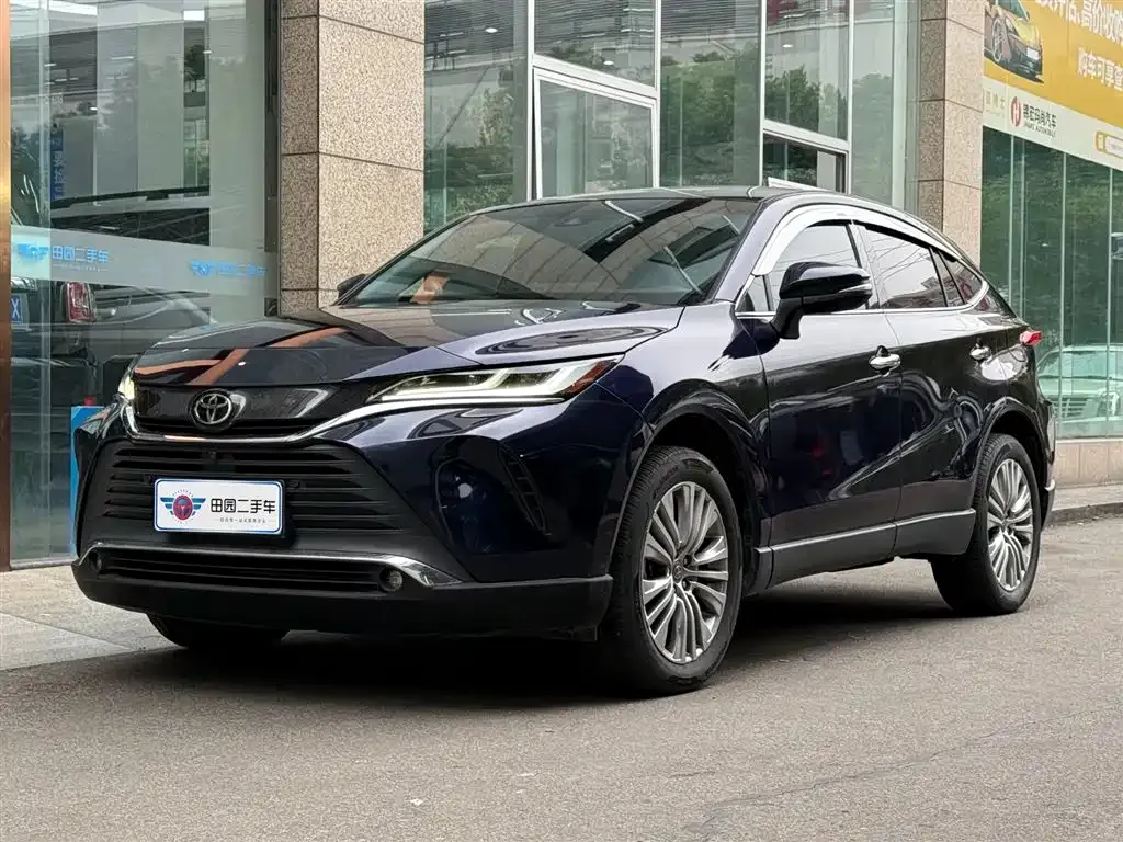 Toyota Harrier — фото 1