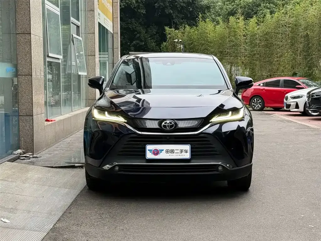 Toyota Harrier — фото 2