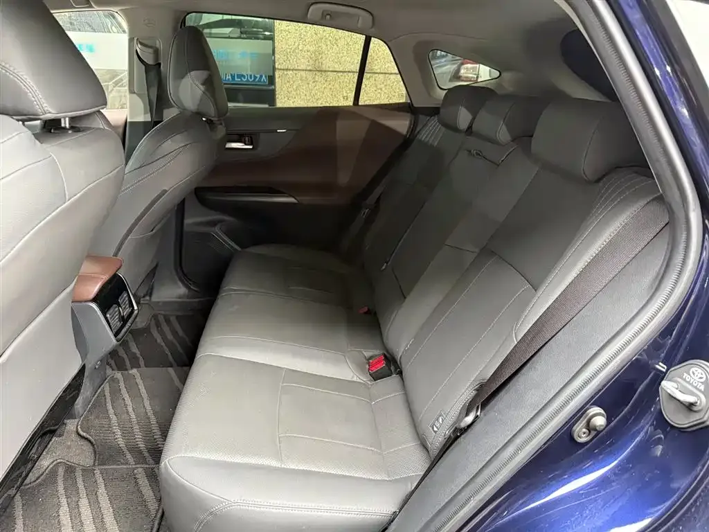 Toyota Harrier — фото 9