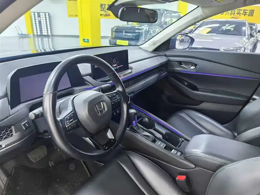 Honda Accord — фото 8