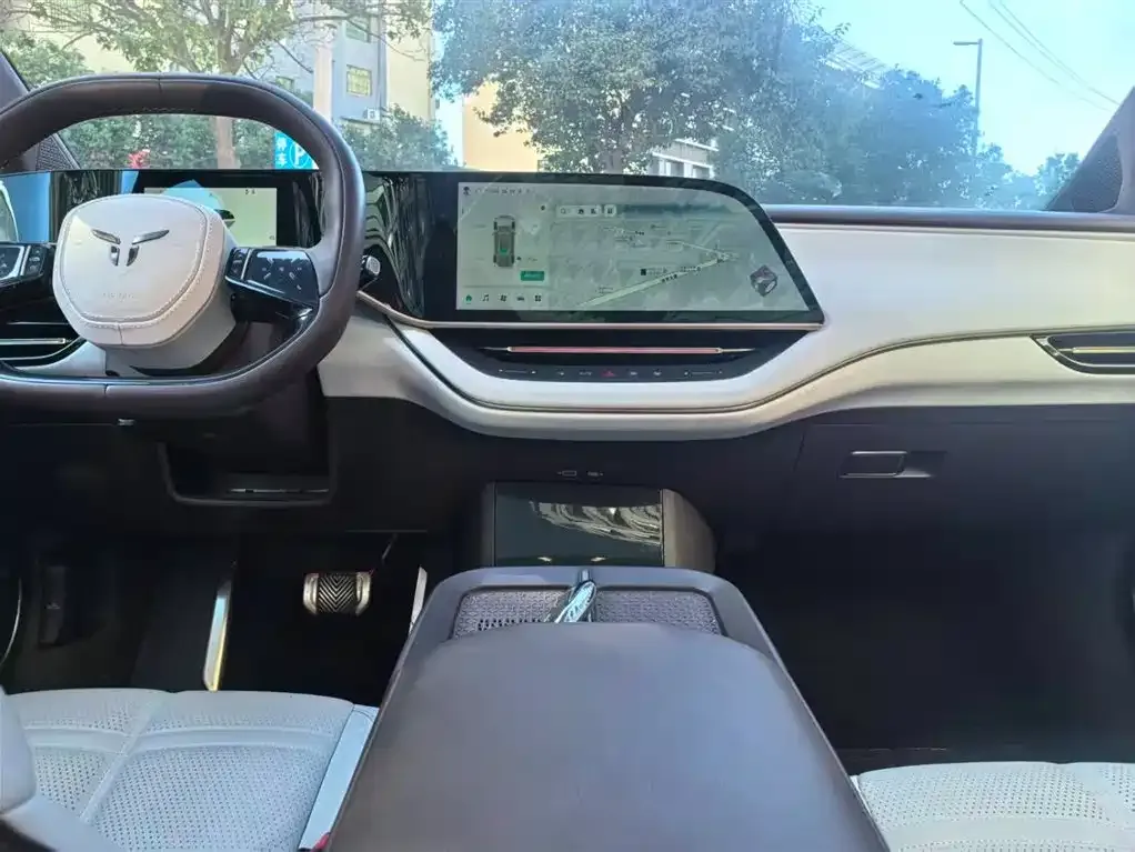 Hongqi EH7 — фото 10