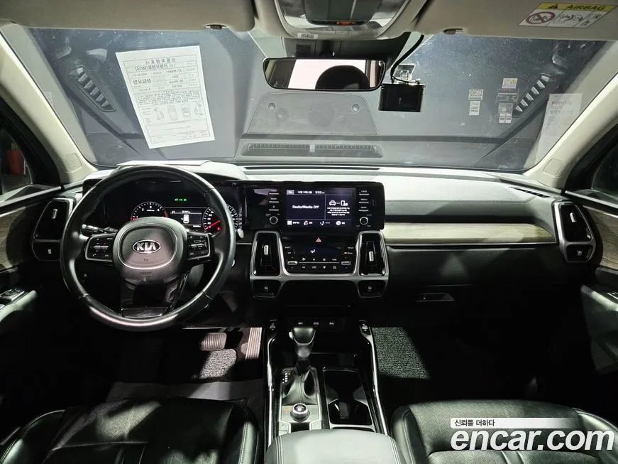 Kia Sorento — фото 9