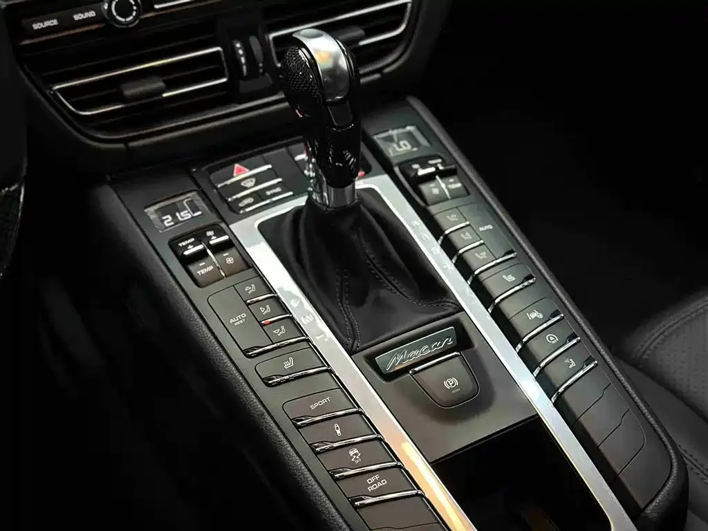 Porsche Macan — фото 10