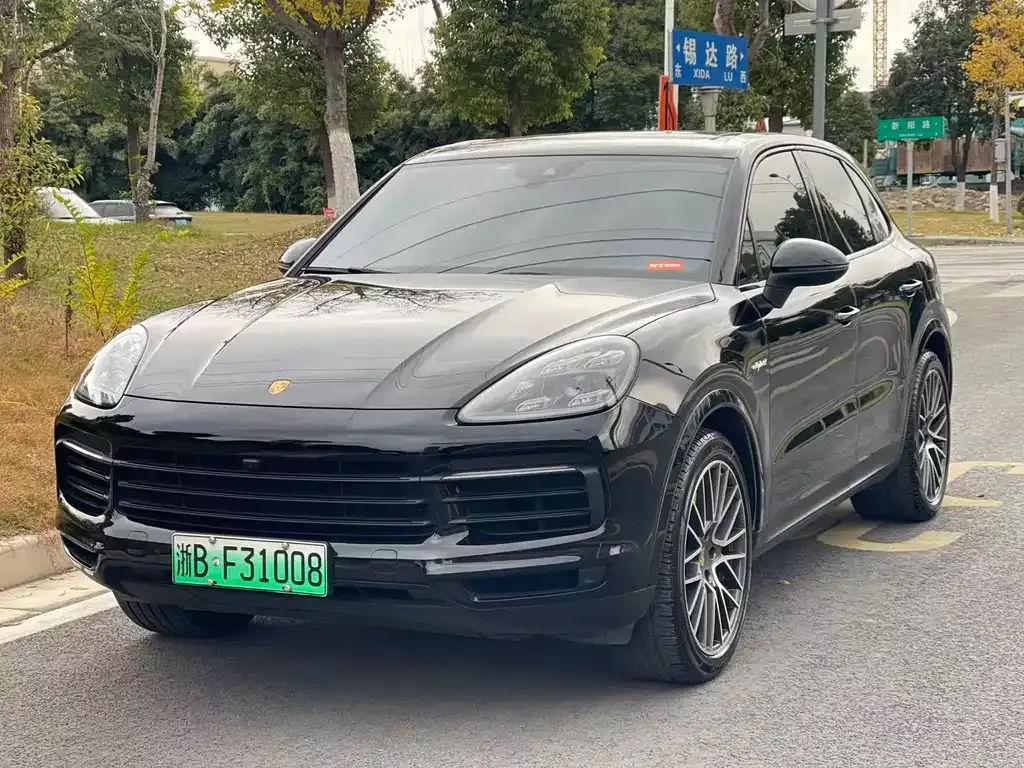 Porsche Cayenne Hybrid — фото 1