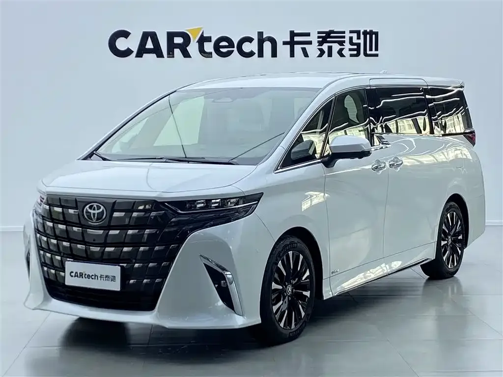 Toyota Alphard — фото 1