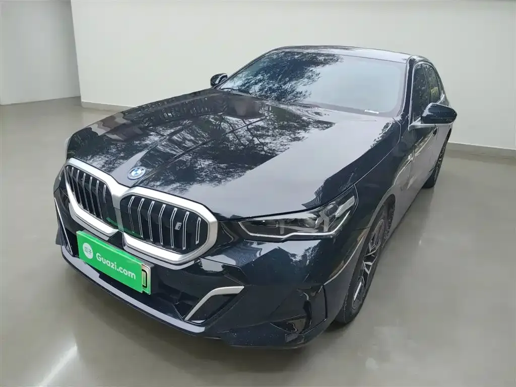 BMW i5 — фото 1