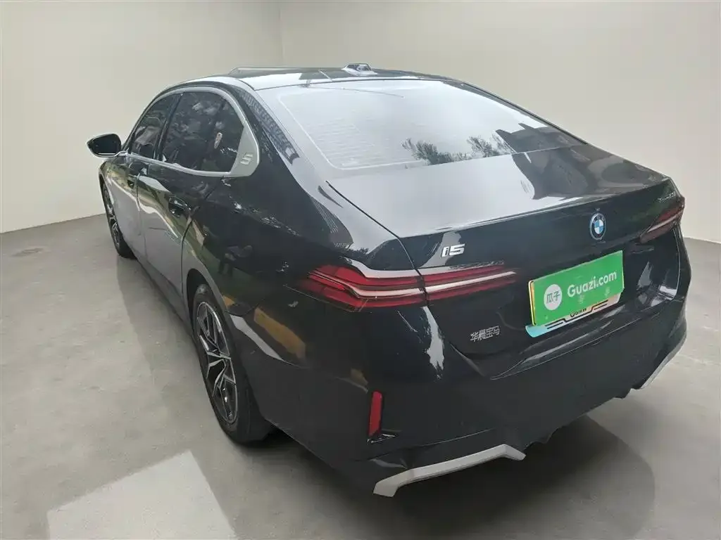 BMW i5 — фото 5