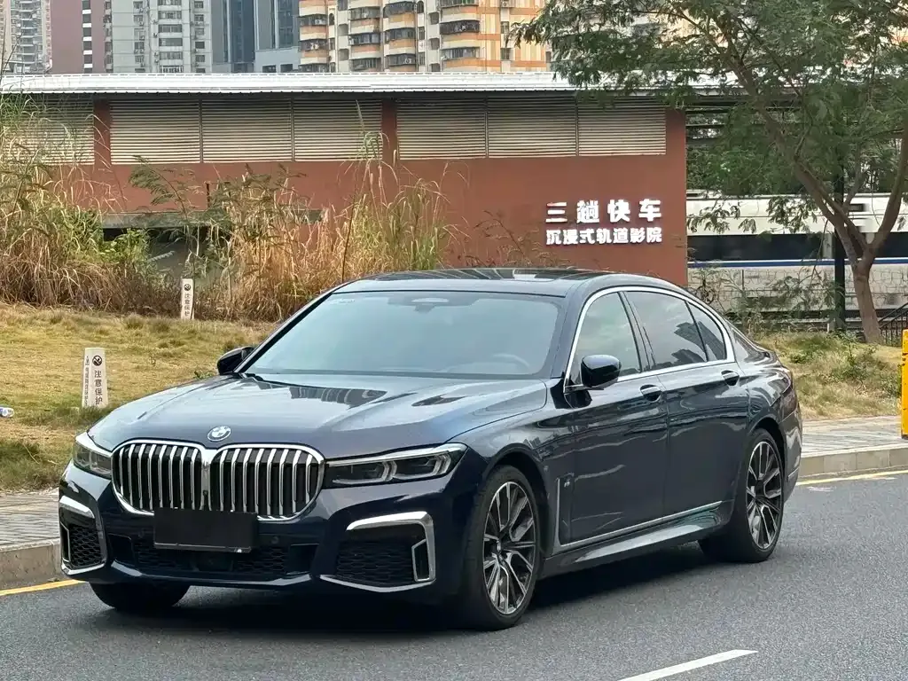 BMW 7 Series — фото 2