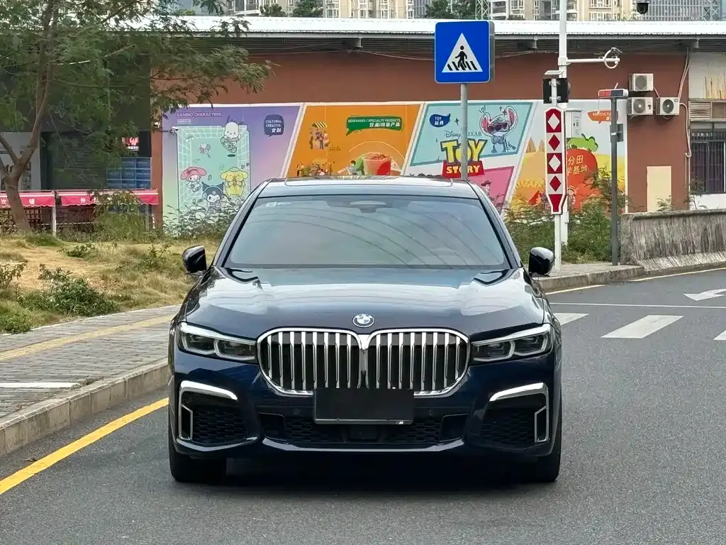 BMW 7 Series — фото 3