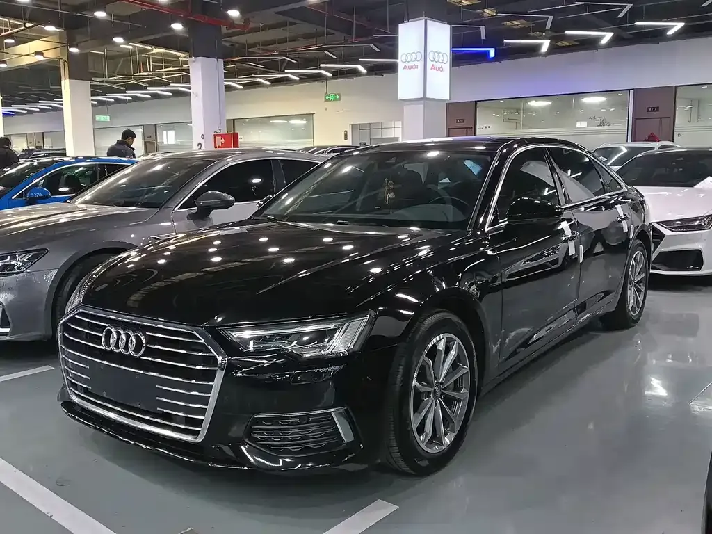 Audi A6L — фото 1