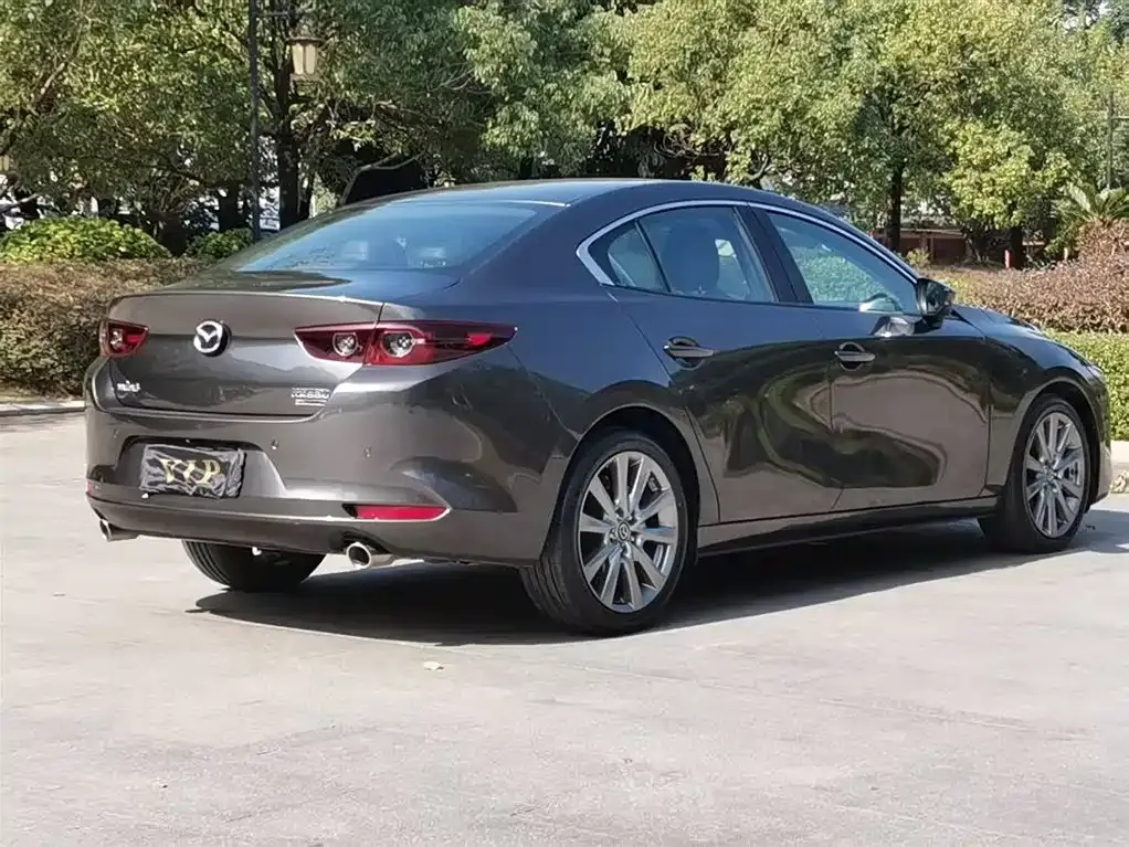 Mazda 3 Axela — фото 4