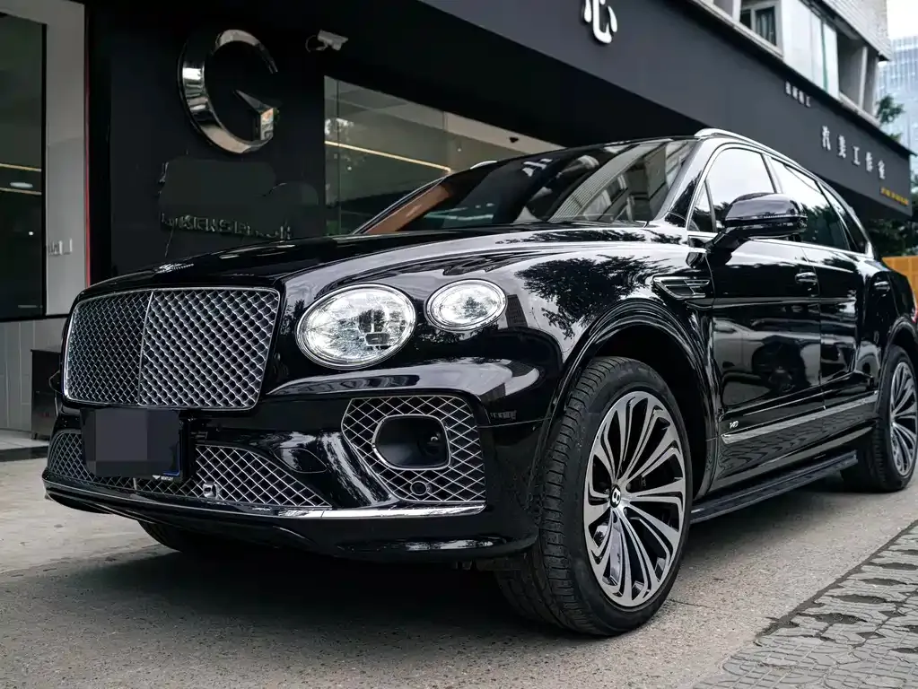 Bentley Bentayga — фото 1