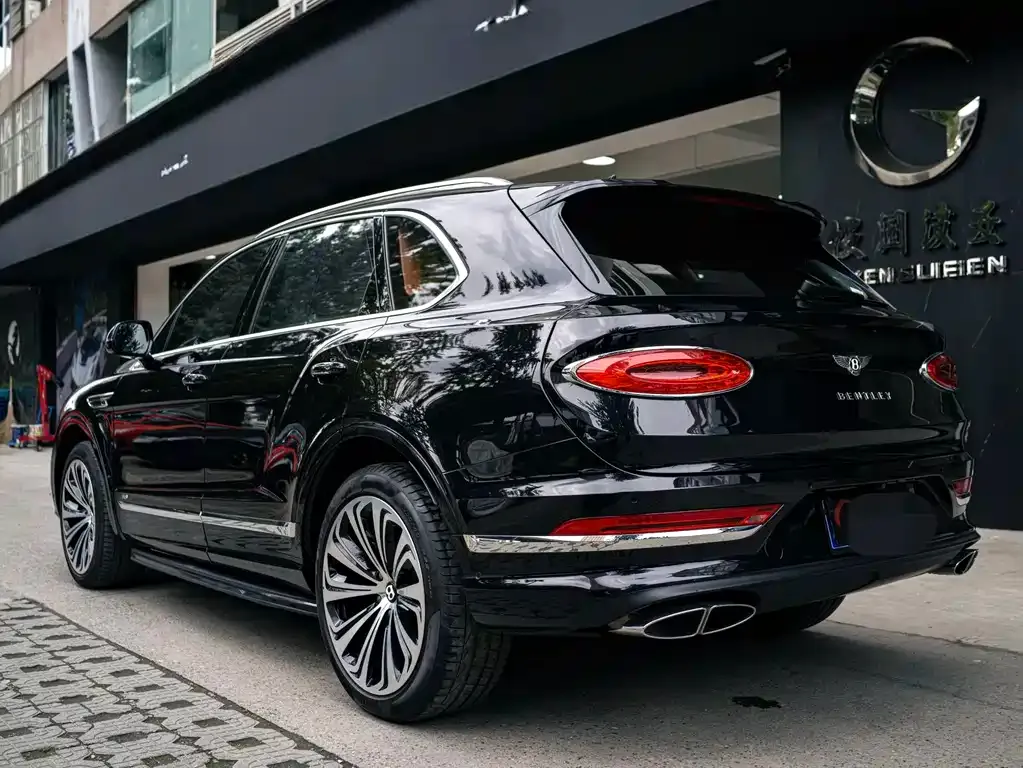 Bentley Bentayga — фото 2