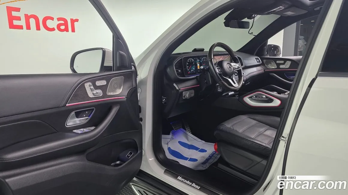 Mercedes-Benz GLS-Class — фото 10
